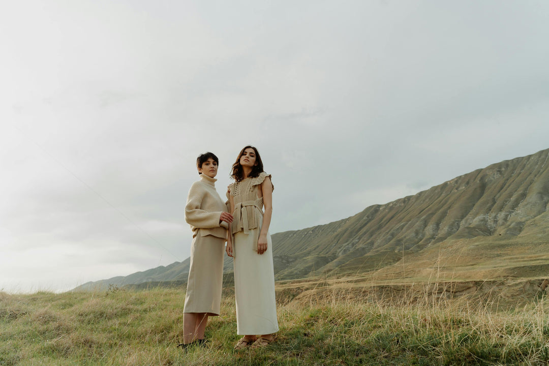 How to Dress in Earth Tones (Without Feeling Boring)
